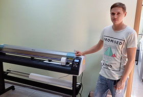 Инсталляция каттера Mimaki CG-130SRIII в Новосибирске