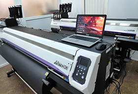 Двойной запуск Mimaki JV300 в Смоленске для маркировки инженерных систем
