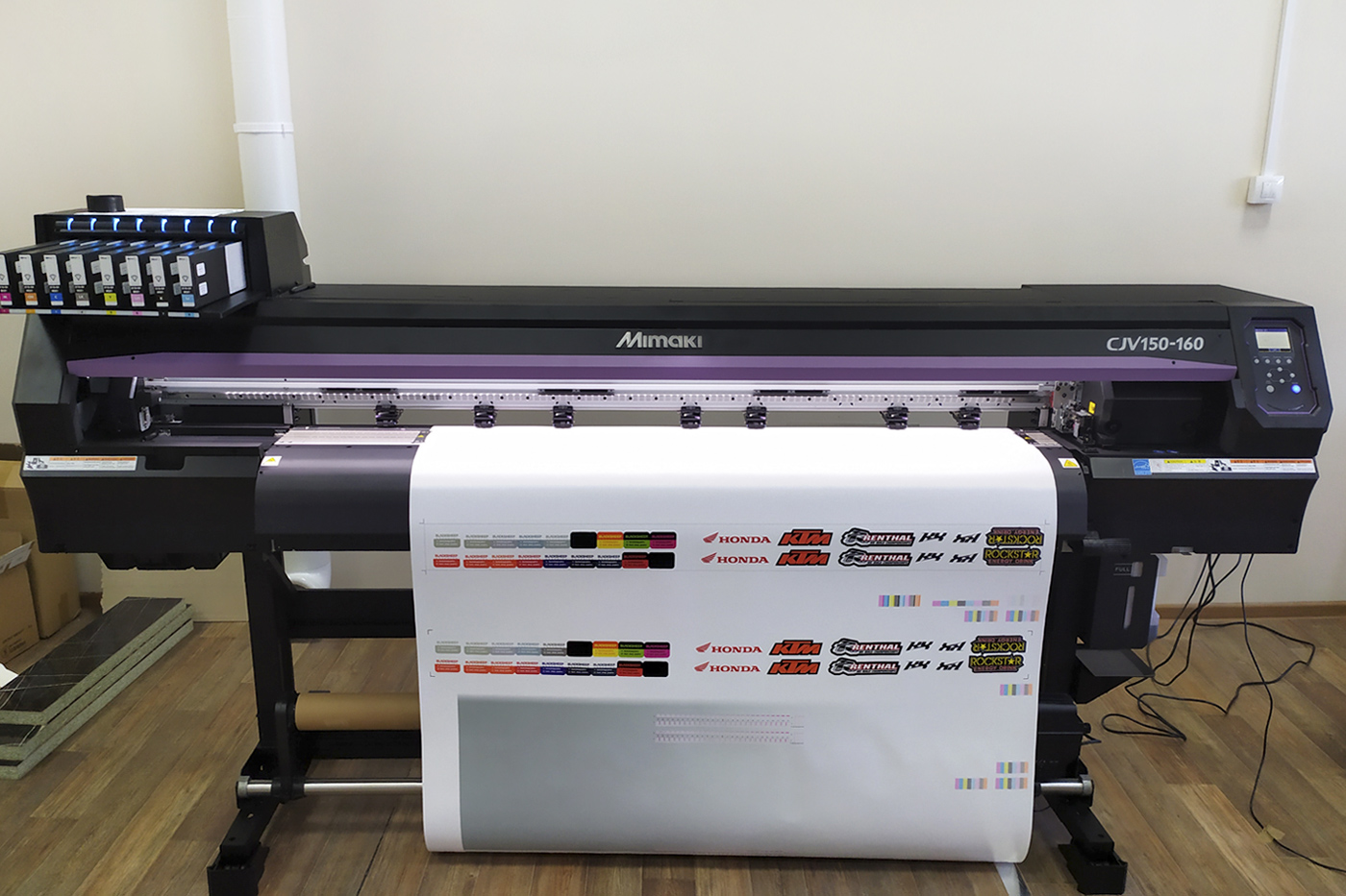 Постпечатная обработка. Mefu mf1700-m1 Pro. Режущий плоттер Mimaki CG-100sriii. Mimaki CG-1030sriii. Рулонный ламинатор Mefu mf1700-m1 Pro Trimmer Version.