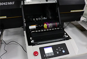 Опция Mimaki Kebab MkII для печати на цилиндрических объектах