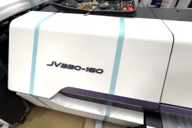 Наш демозал пополнил новейший экосольвентный принтер Mimaki JV330