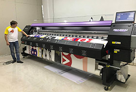 Федеральный игрок на рынке натяжных потолков выбирает Mimaki