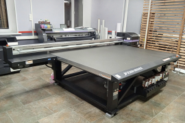 Печатный дом "Гутенберг" обзавелся планшетным Mimaki JFX200-2513 EX
