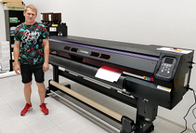 Инсталляция Mimaki UCJV300 на производстве товаров для детского творчества