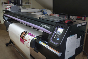 Принтер Mimaki CJV150 для оформления сетевых магазинов косметики