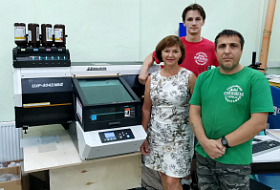 Запуск УФ-принтера UJF-3042 MkII в рекламной типографии Новороссийска