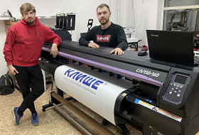 Экосольвентник Mimaki CJV150 установлен в компании "Клише", г.Ярославль