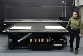 Запуск Mimaki JFX200-2513 EX на рекламном производстве в Челябинске