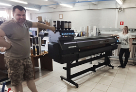 Инсталляция УФ-принтера Mimaki UCJV300 в салоне автостайлинга