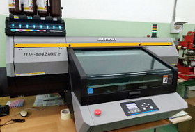 Mimaki UJF-6042 MkII на производстве сувениров с хохломской росписью