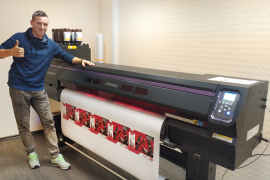 Mimaki UCJV300 на производстве  косметической продукции