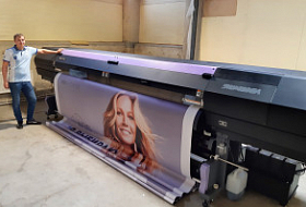 Крупный выставочный застройщик "R2EXPO" выбирает Mimaki SWJ-320EA