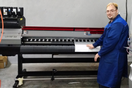 Инсталляция УФ-принтера Mimaki UJV100-160 на фабрике сувениров "Орландо"