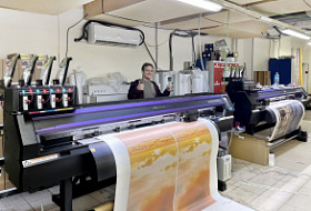 Второй Mimaki CJV300 Plus﻿ запущен на производстве дизайнерских фотообоев